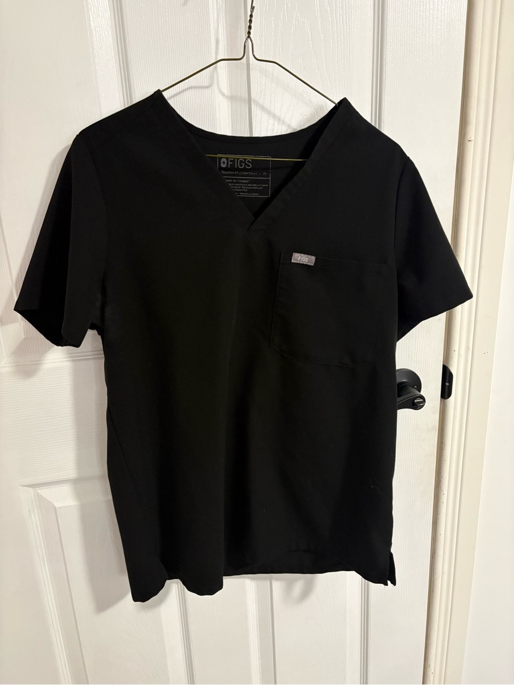 FIGS Women’s Black V-Neck Short Sleeve Scrub Top